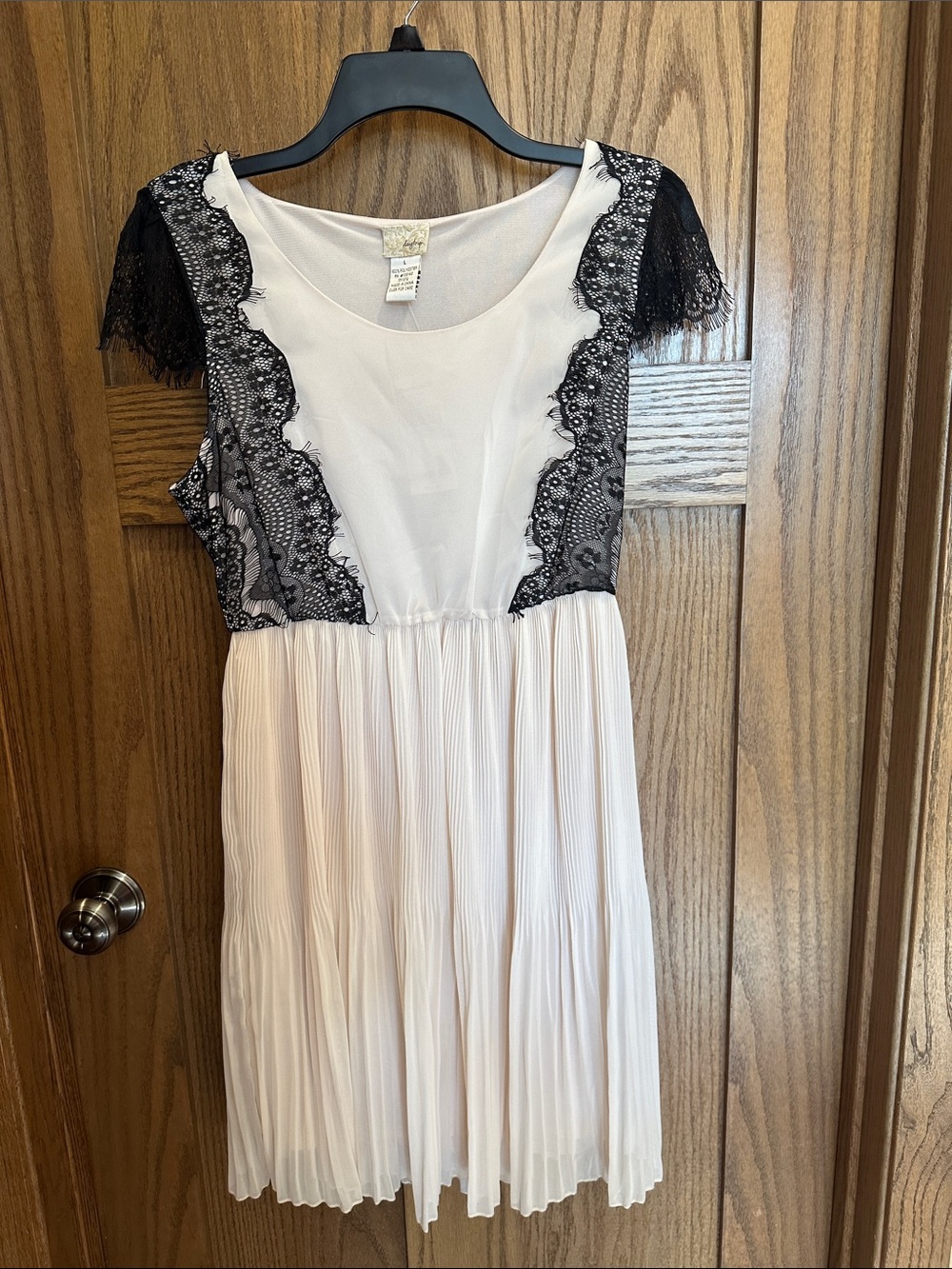 Daytrip Cream Pleated Dress with Black Lace Trim NWT